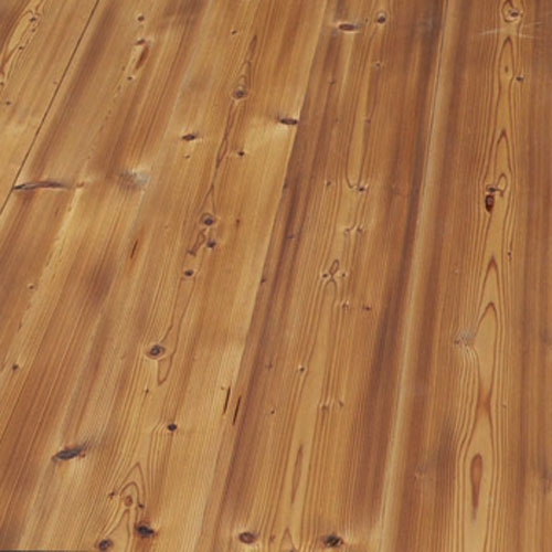 Holzboden aus Thermokiefer als Massivholzdiele